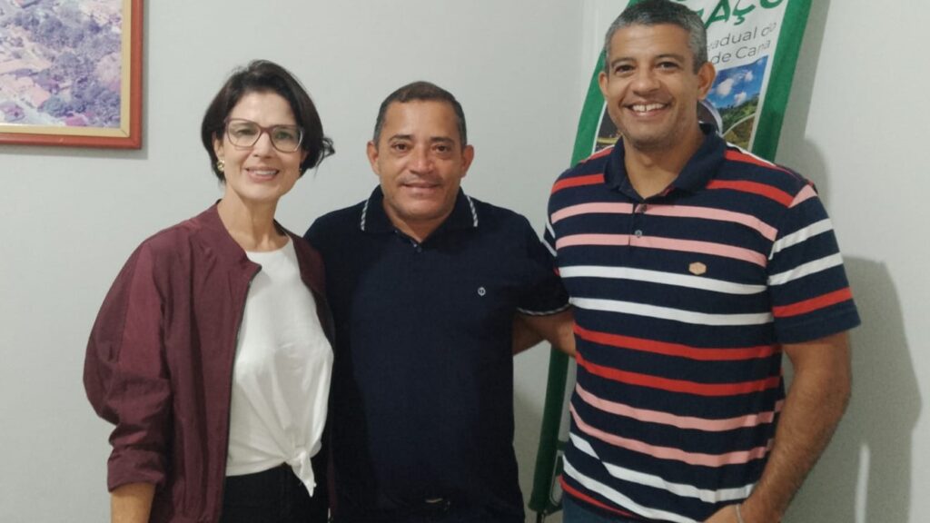 Alê Junqueira, Lucas Falcão e Flávio Dias em Ibiraçu